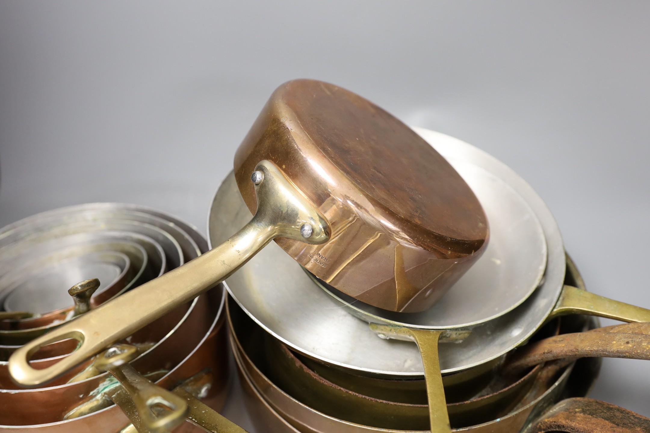 Batterie de cuisine, A collection of graduated French copper pots and pans